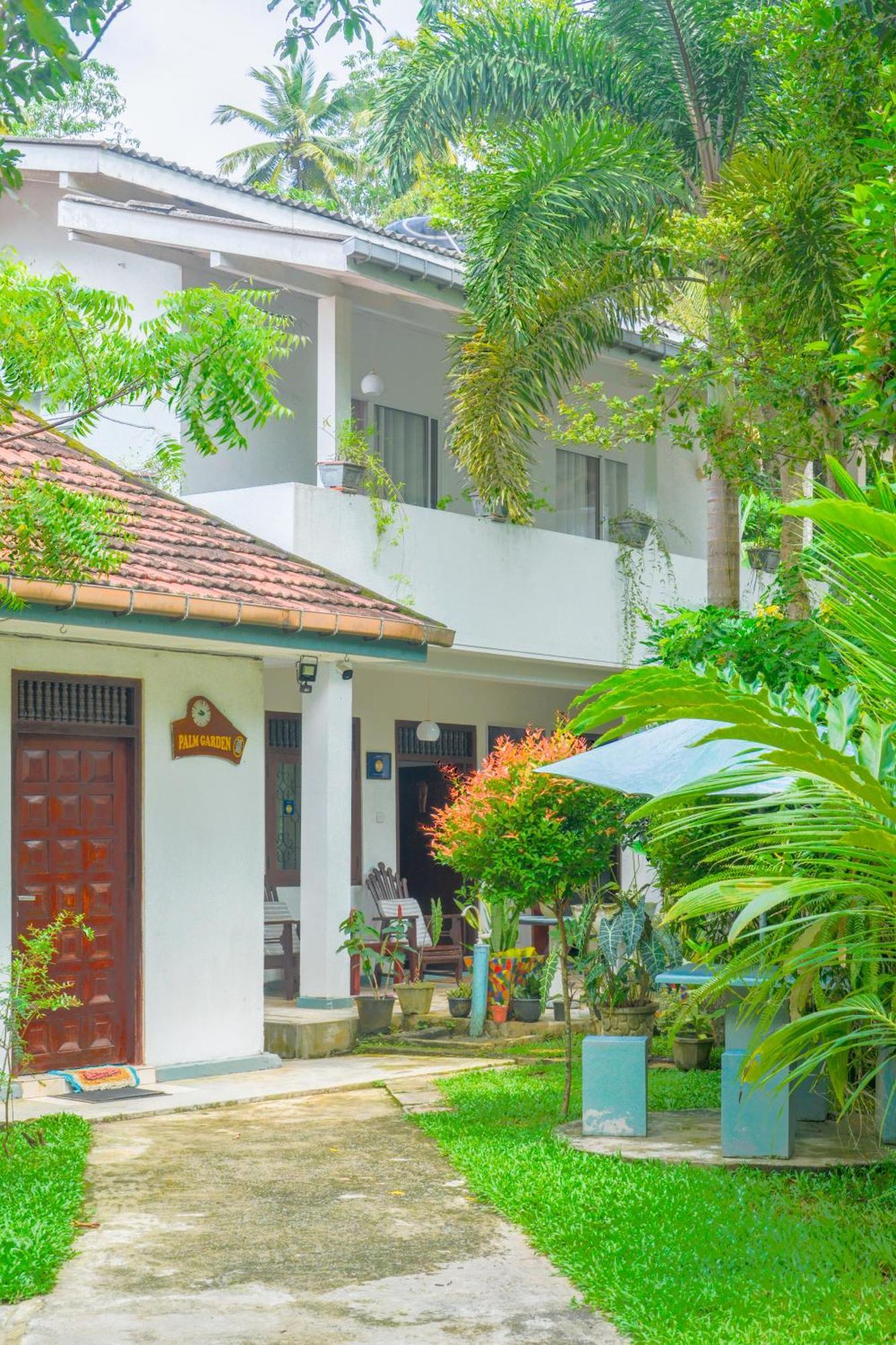 Palm Garden Guest House กอลล์ ภายนอก รูปภาพ