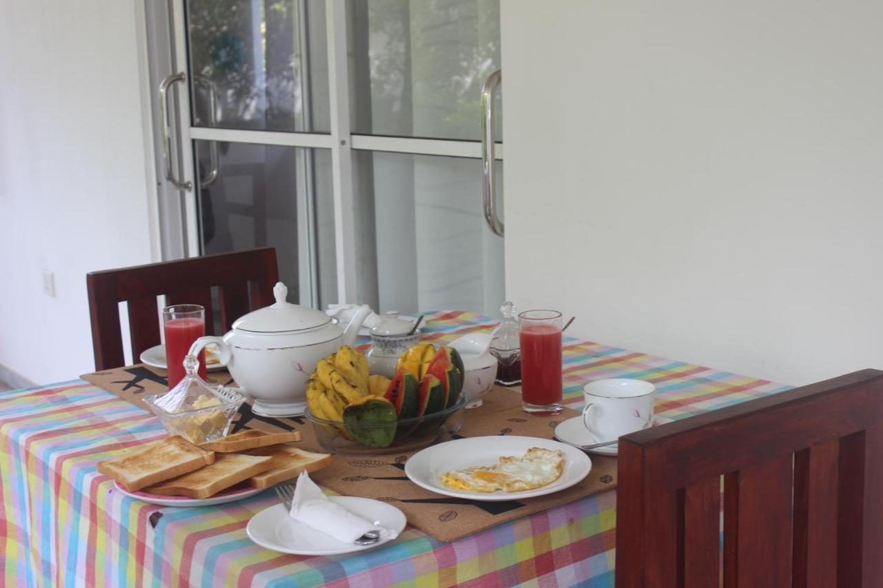 Palm Garden Guest House กอลล์ ภายนอก รูปภาพ